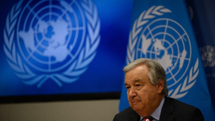 Israel proíbe Guterres de entrar no país