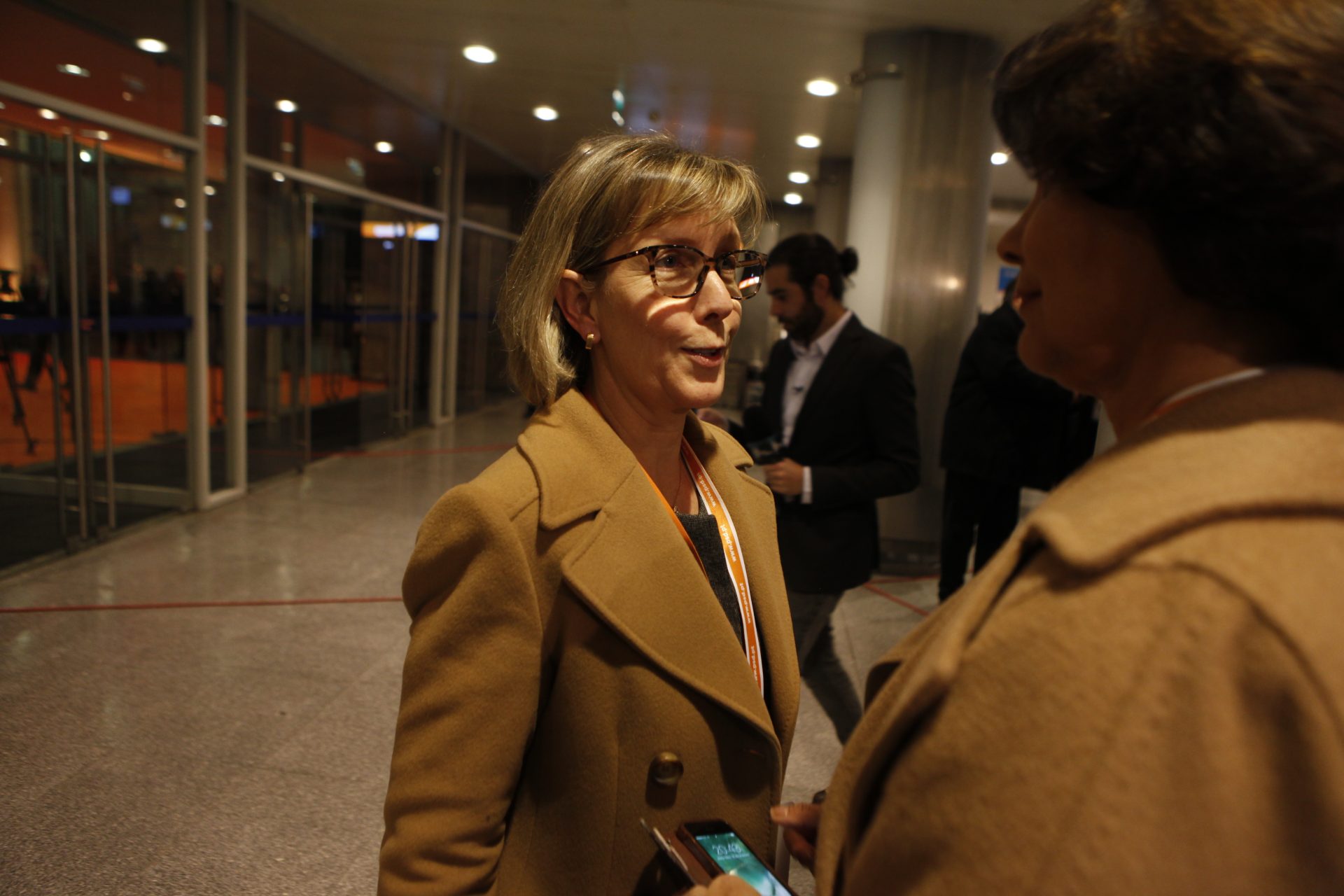 Maria Luís Albuquerque ouvida no Parlamento Europeu em novembro