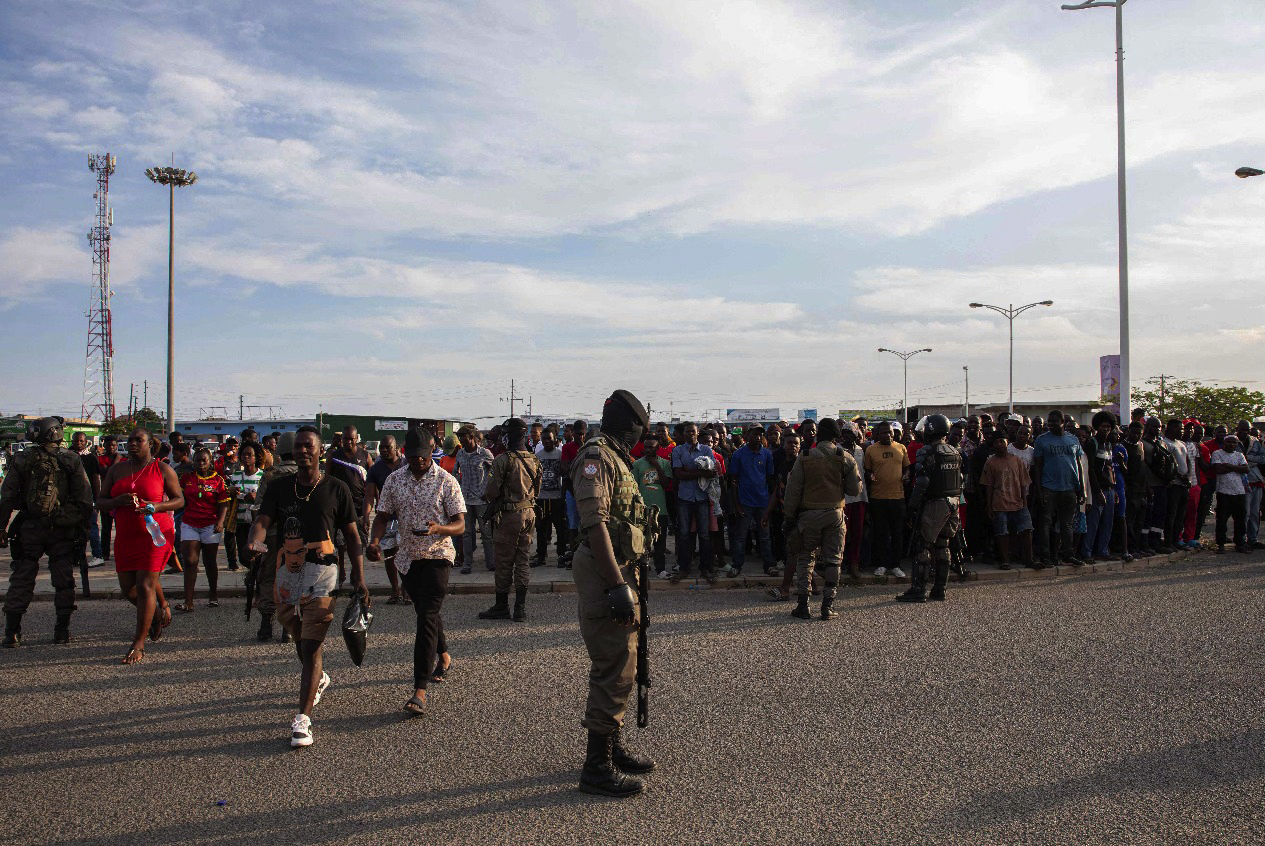 Moçambique. Mondlane convoca novos protestos e manifestantes bloqueiam avenidas (vídeo)