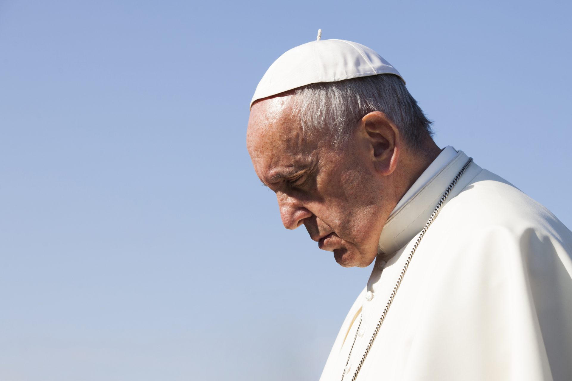 Papa Francisco volta a rejeitar eutanásia em encontro com deputados franceses