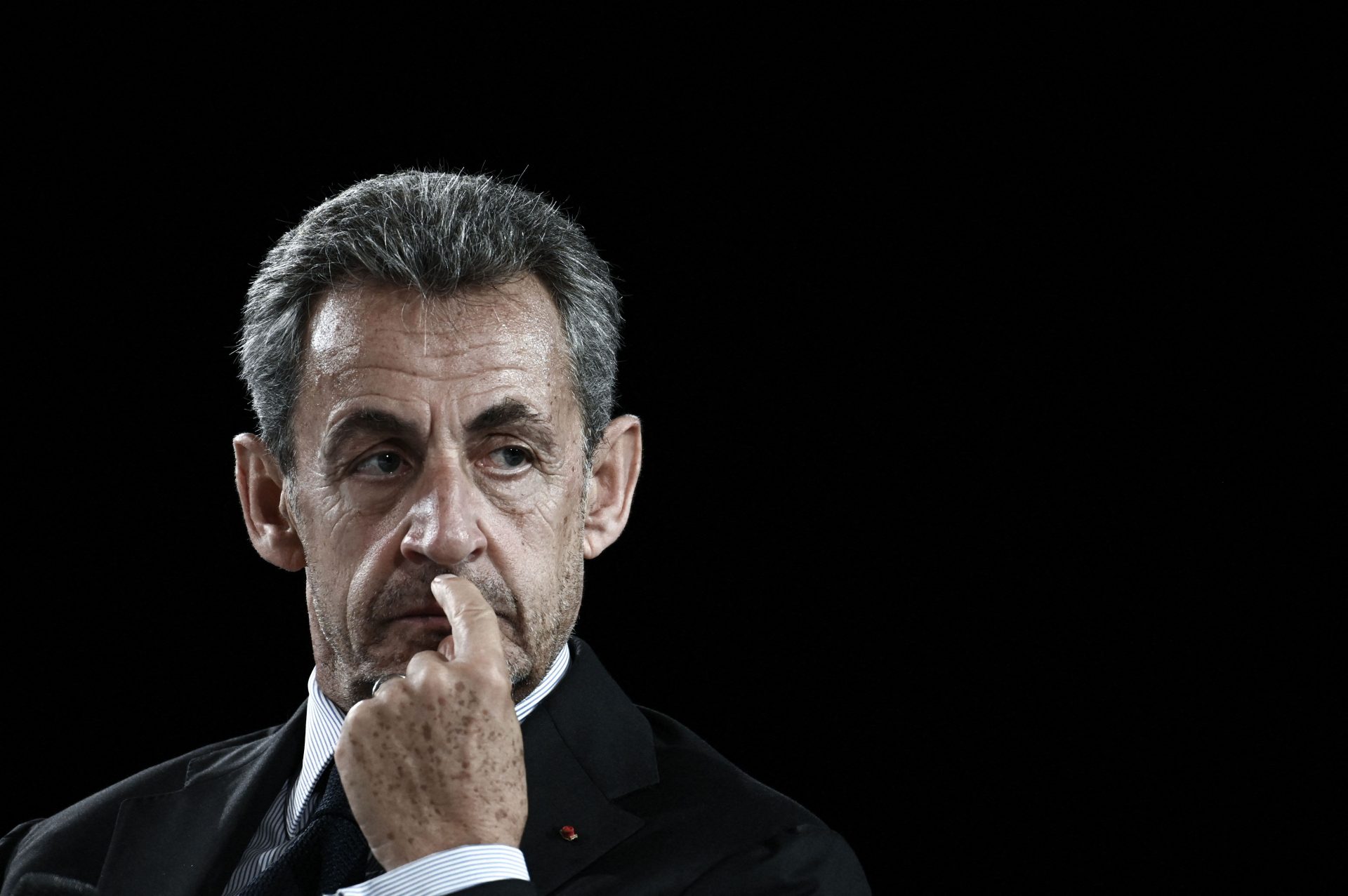 França. Antigo presidente Nicolas Sarkozy condenado