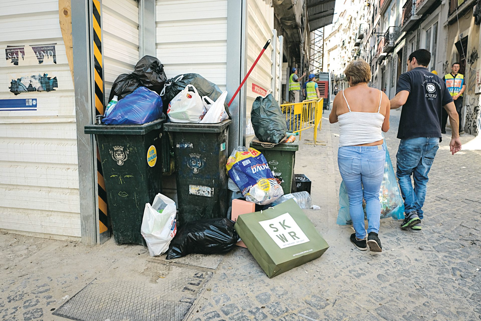 Sindicato recusa levantar greve: Festas sem recolha de lixo