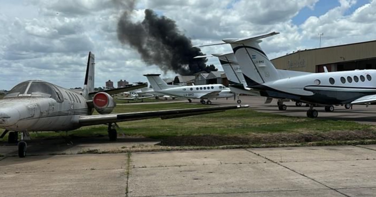 Argentina. Avião falha despenha-se colide com casa