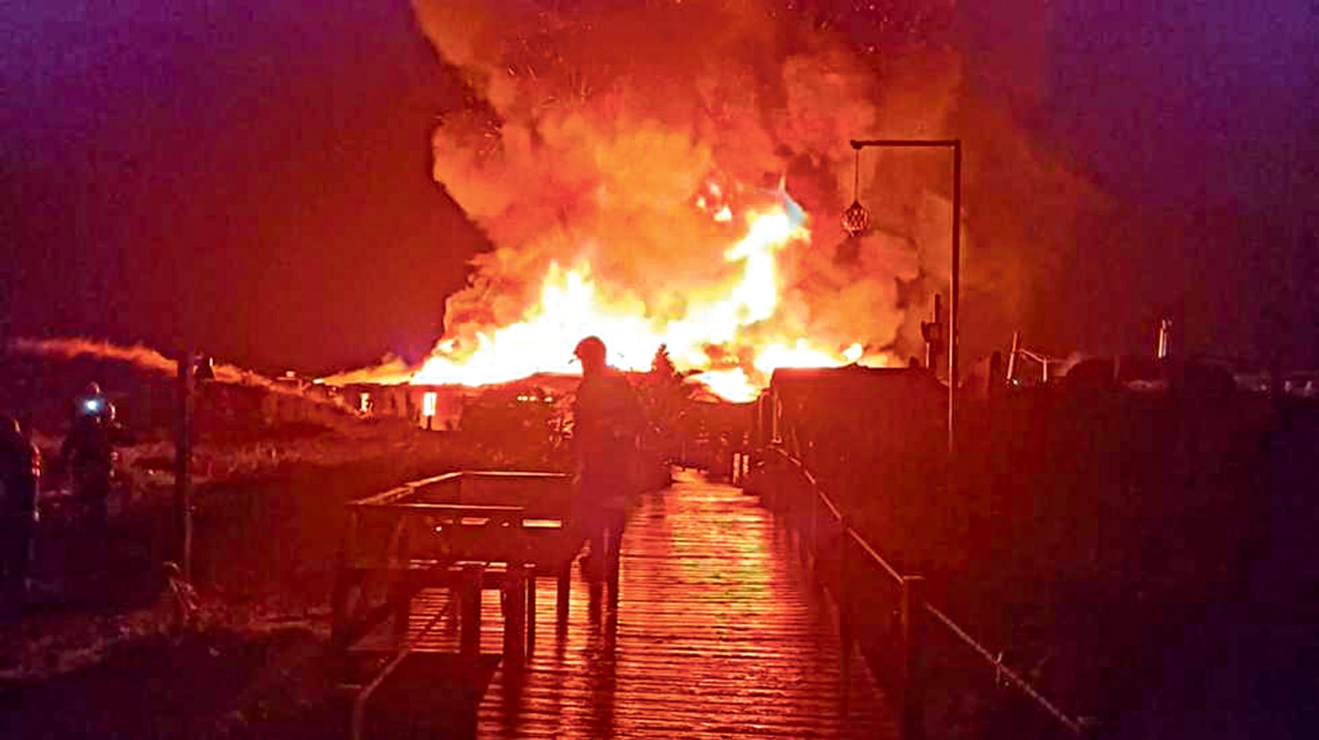 O fenómeno dos incêndios nos bares de praia da Costa da Caparica