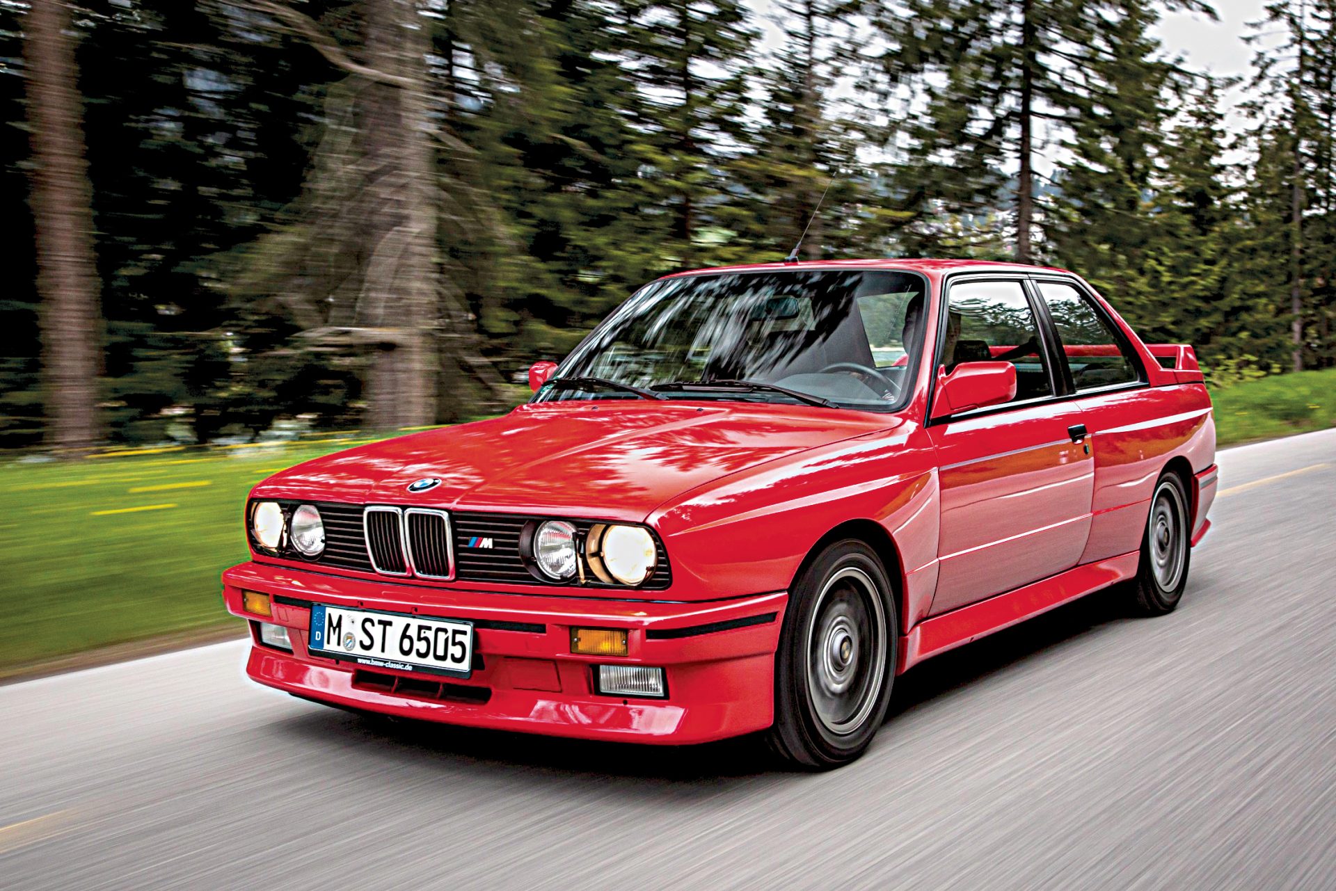 BMW M3 E30. Nasceu para correr e ganhar