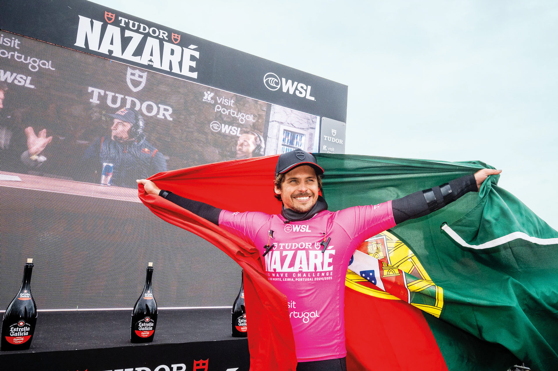 Nic von Rupp. “A onda da nazaré é um permanente desafio entre o homem e a natureza”