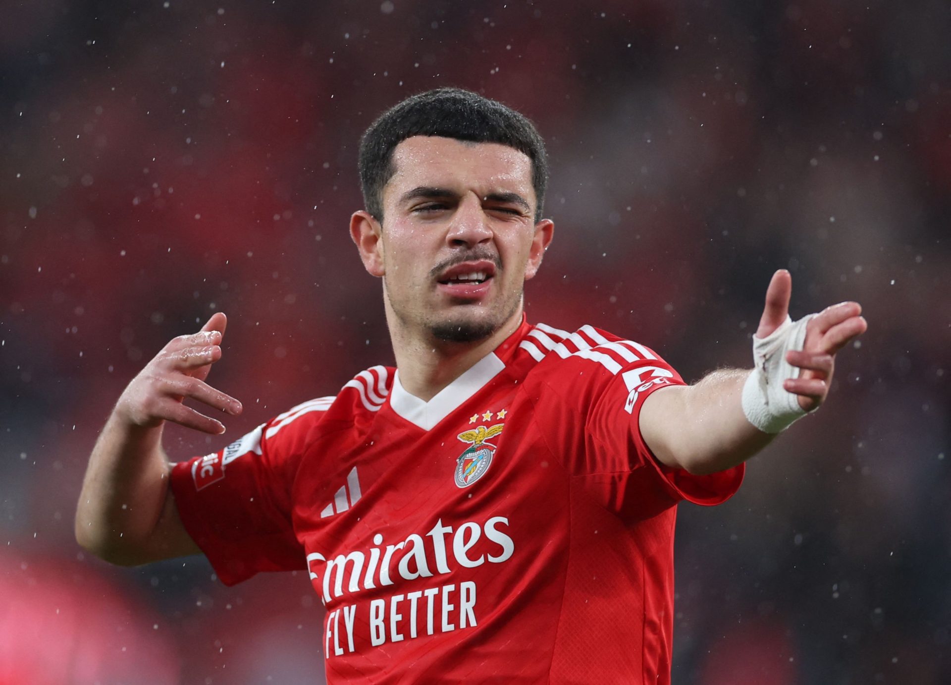 Benfica vence Nacional por 3-0