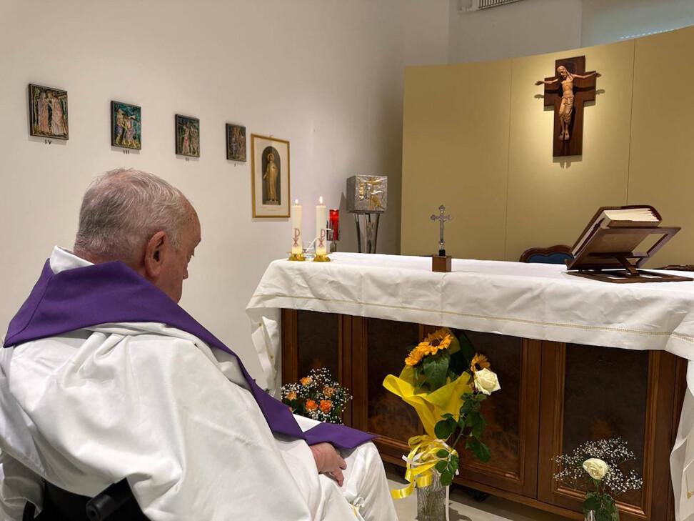 Vaticano publica primeira fotografia do Papa em mais de um mês