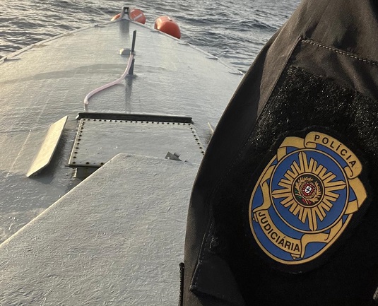 PJ apanha em alto mar submarino com cerca de 7 toneladas de droga