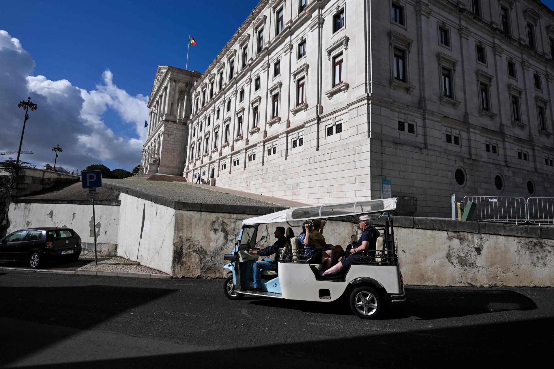 Câmara de Lisboa quer impor ordem no ‘trânsito turístico’