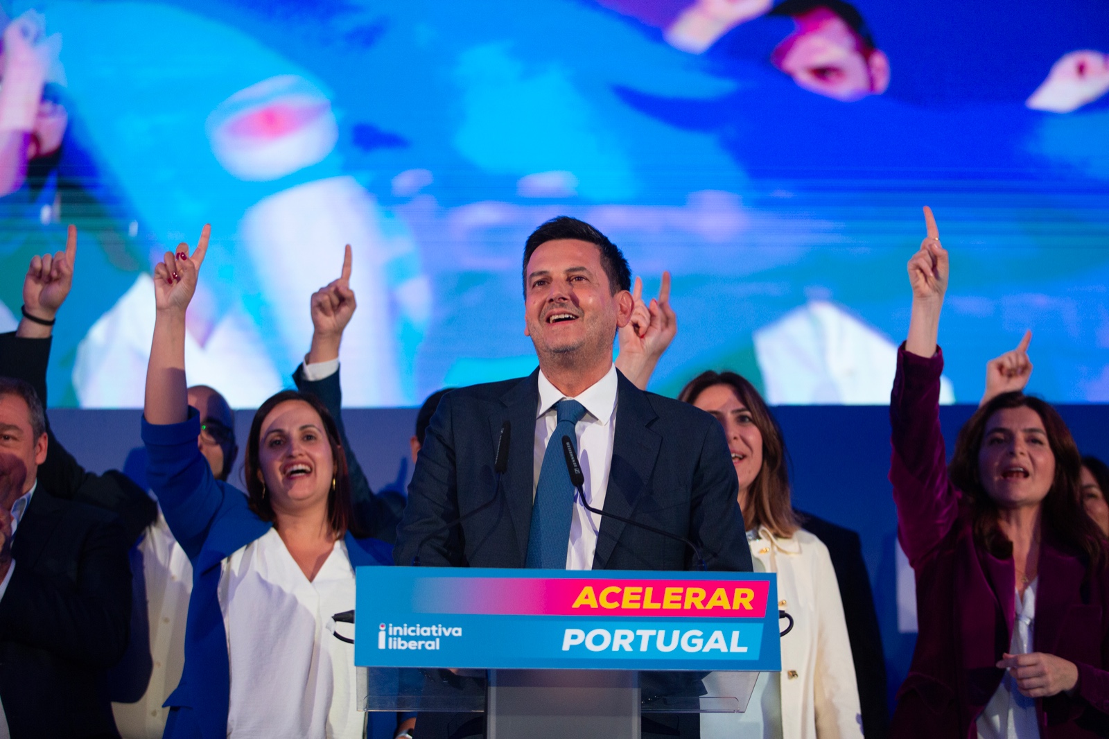 IL afasta cenário de alianças e diz que “as maiorias possíveis já estão constituídas&#8221;