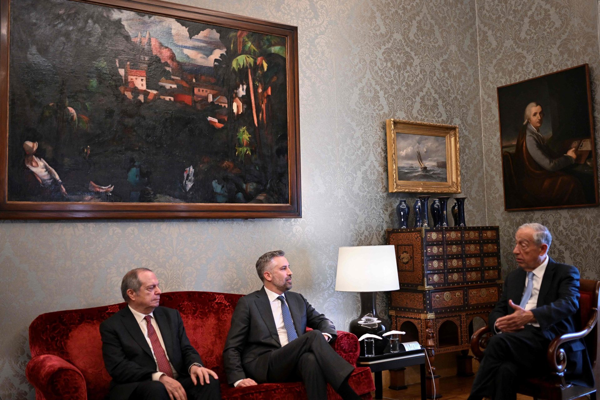 Marcelo vai receber Pedro Nuno Santos e Carlos César em Belém