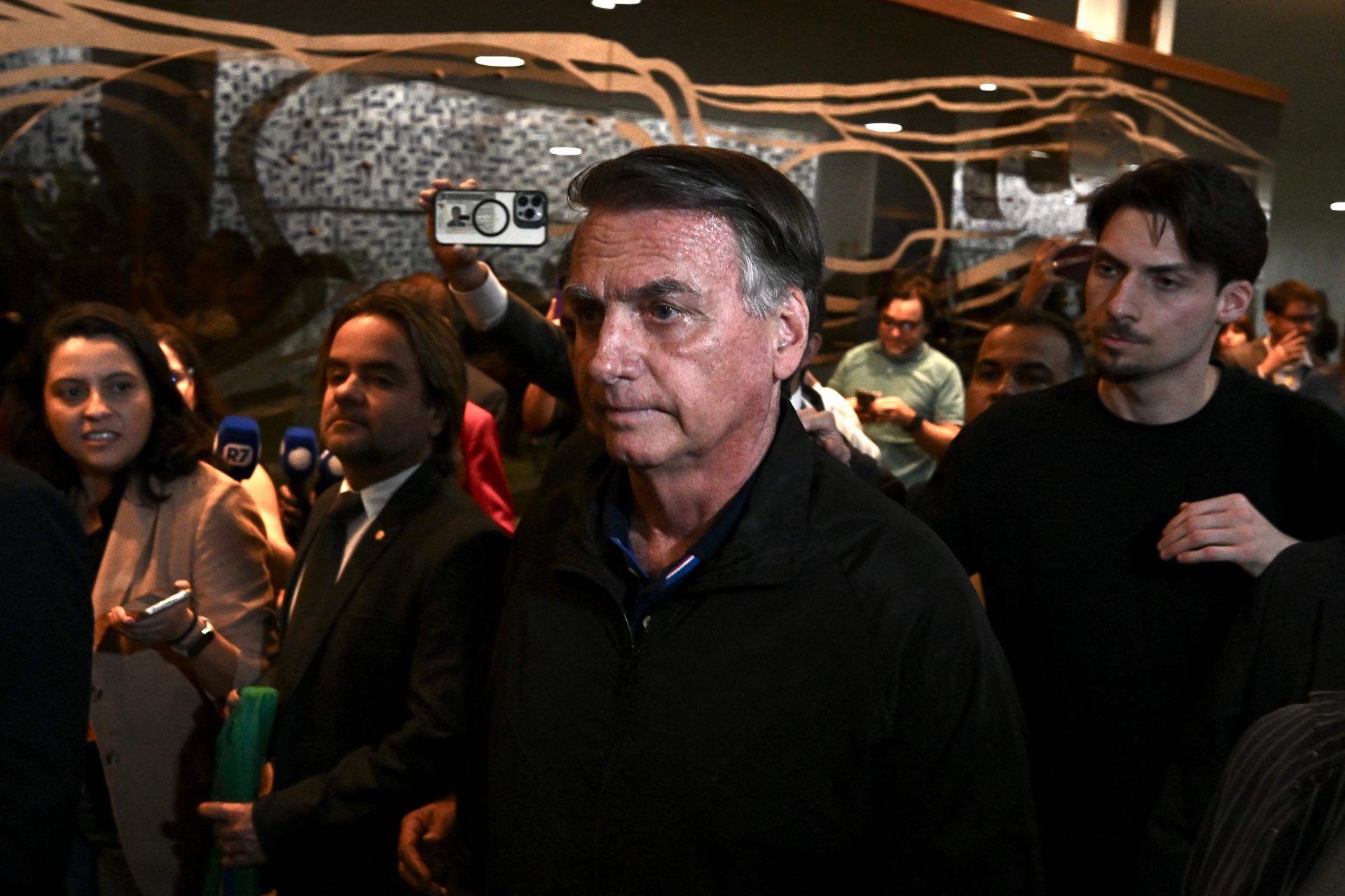 Brasil. Bolsonaro cometeu não ficará em prisão preventiva