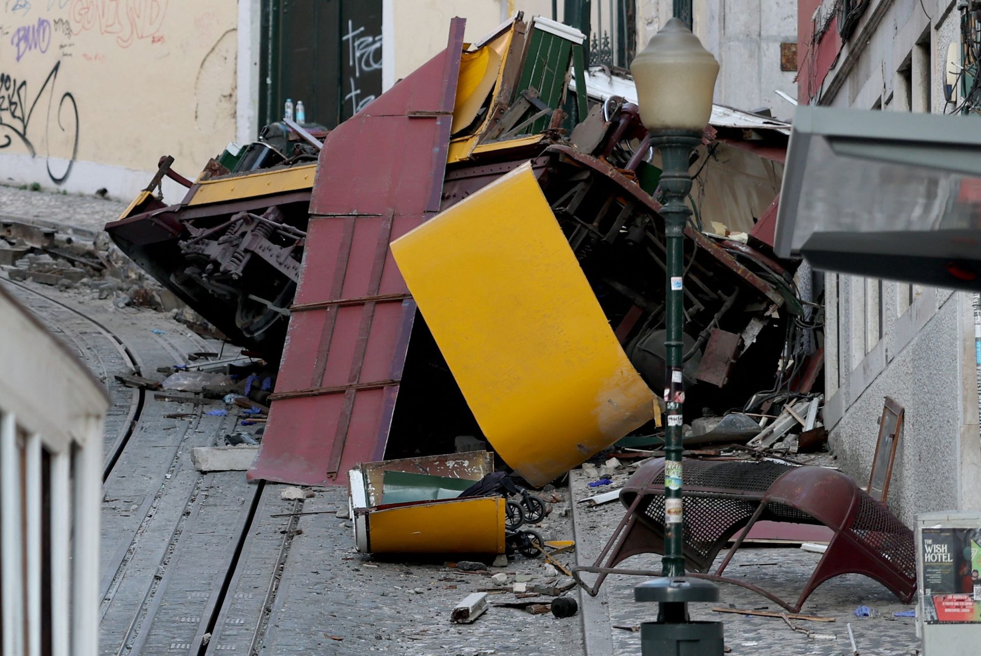 Elevador da Glória. Proteção Civil atualiza número de vítimas mortais para 16