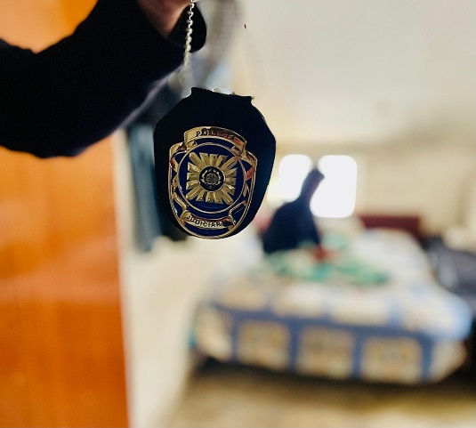 Detido suspeito de violar colega de casa na primeira noite do arrendamento em Oeiras