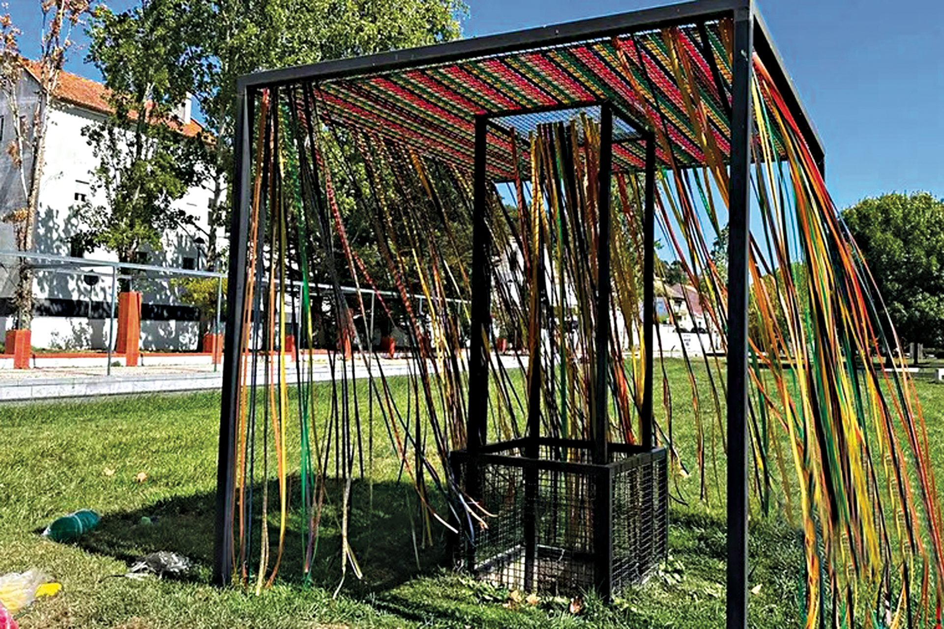 Esculturas de Joana Vasconcelos vandalizadas