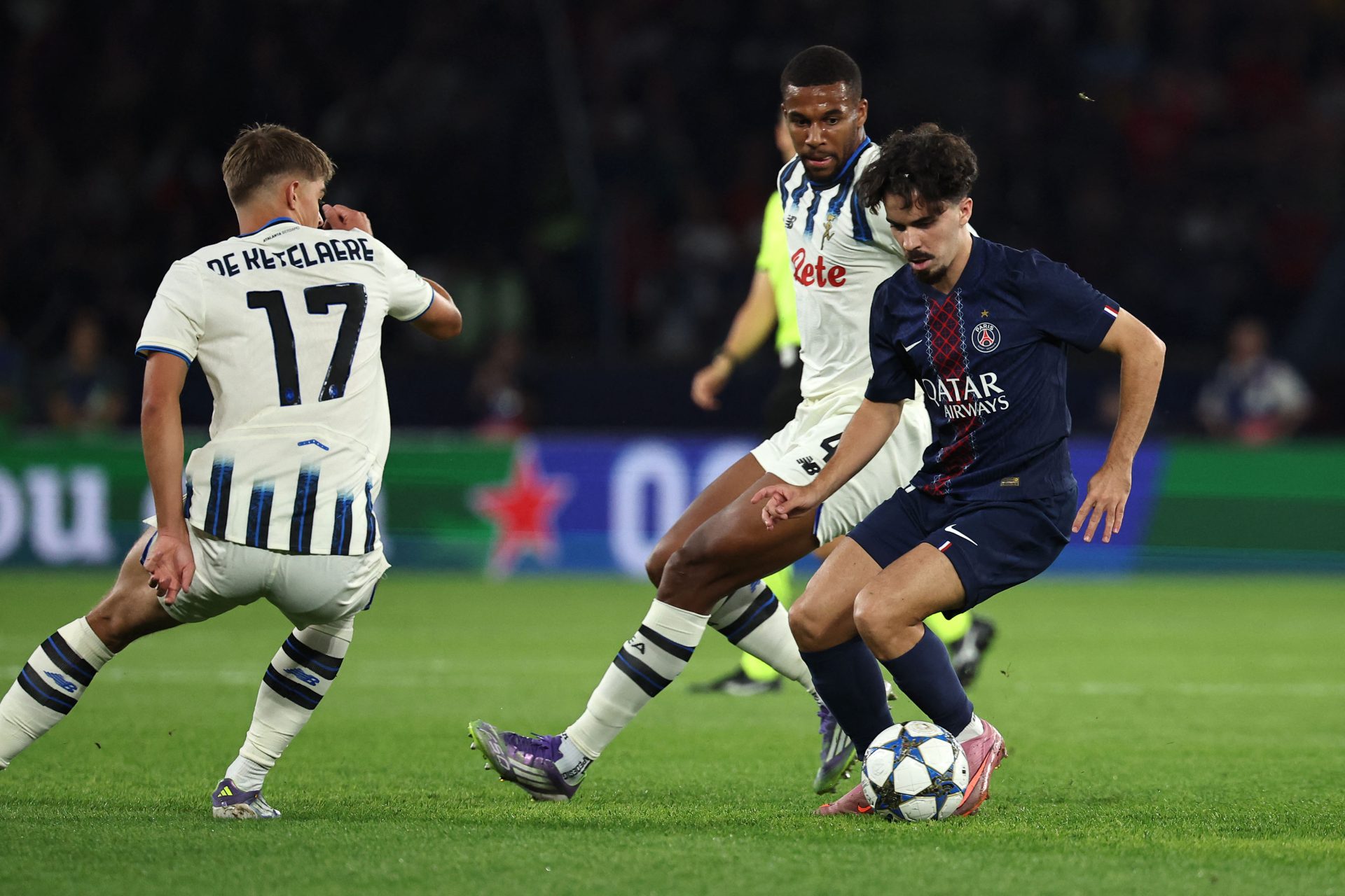 Bola de Ouro. Três portugueses na corrida